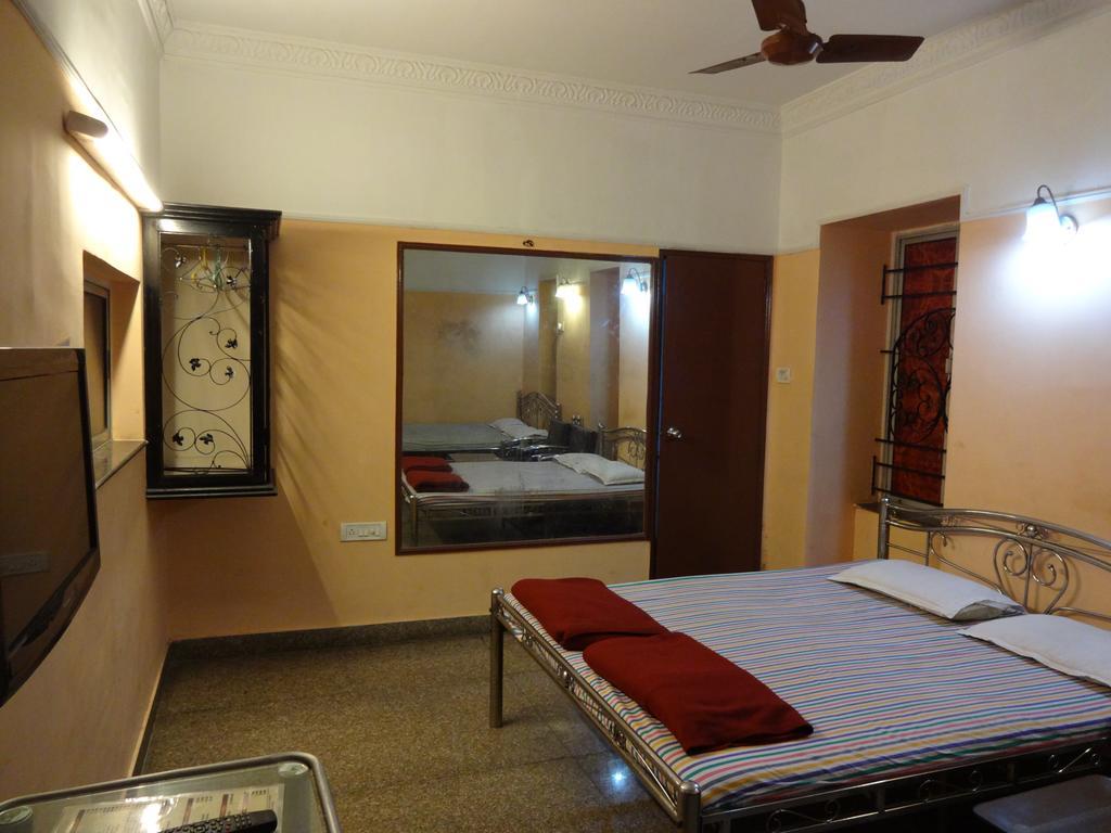 Central Guest House Καλκούτα Εξωτερικό φωτογραφία